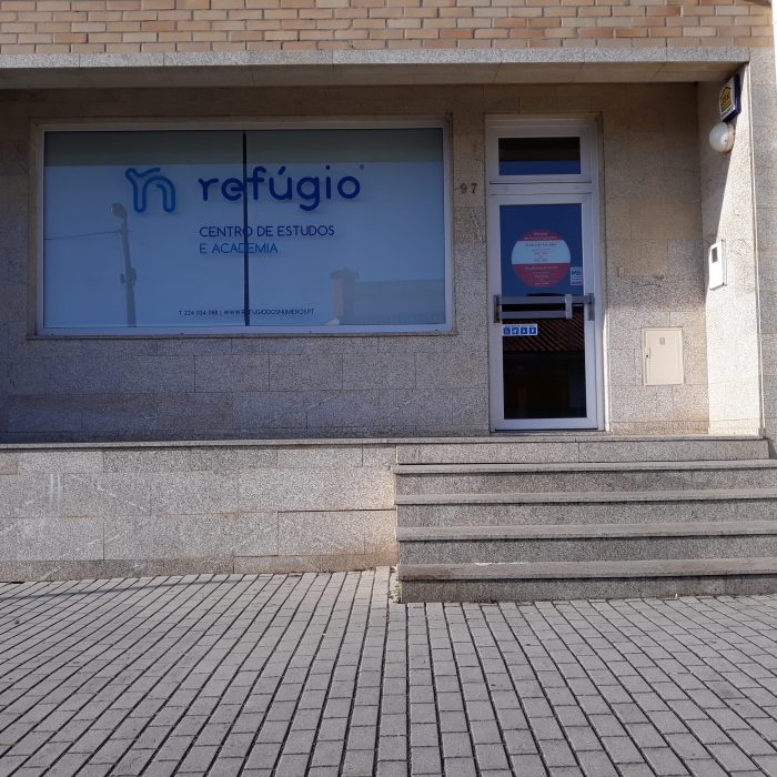 Refúgio — Centro de Estudos e Academia